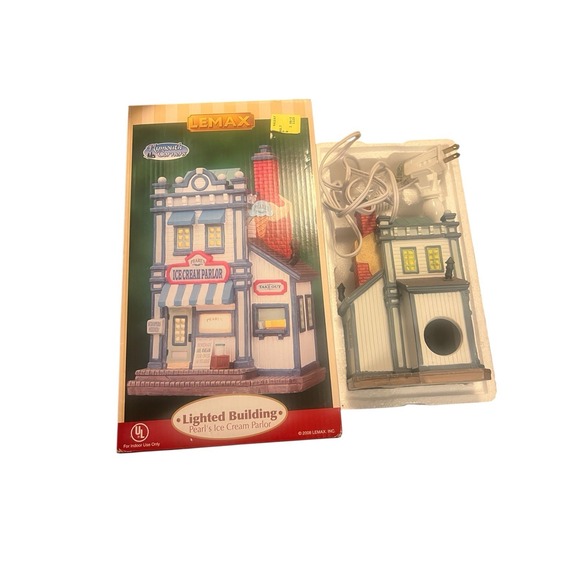 Lemax 2008 Pearls Ice Cream Parlor #85658 Lighted Building - Picture 1 of 1
